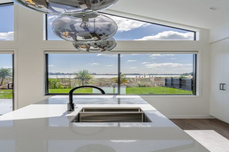 Photo of property in 41 Hinaki Street, Poike, Tauranga, 3112