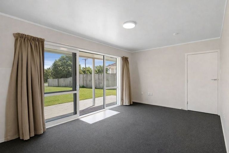 Photo of property in 55 Momorangi Crescent, Redwood, Christchurch, 8051