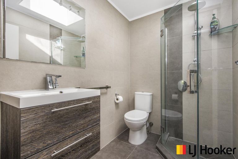 Photo of property in 15 Syntax Place, Conifer Grove, Takanini, 2112