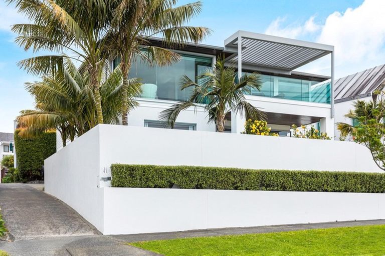 Photo of property in 41 Ronaki Road, Mission Bay, Auckland, 1071