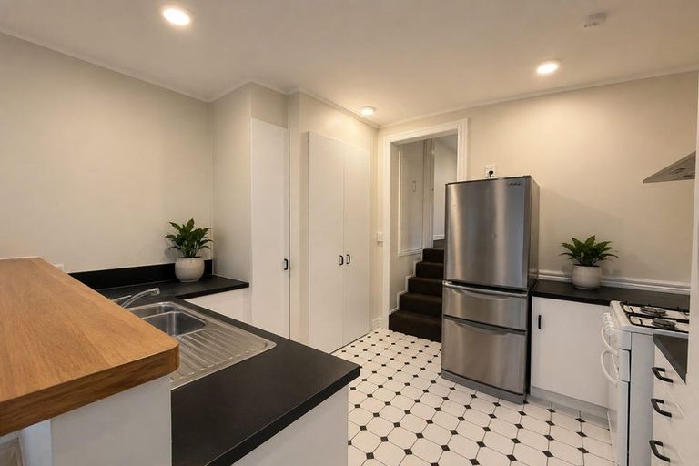 Photo of property in 74 Wright Street, Mount Cook, Wellington, 6021