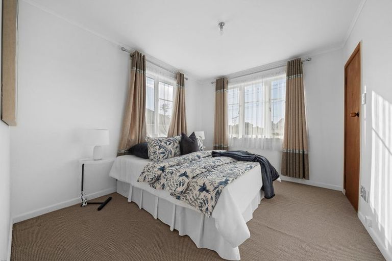 Photo of property in 71 Larnoch Road, Henderson, Auckland, 0610