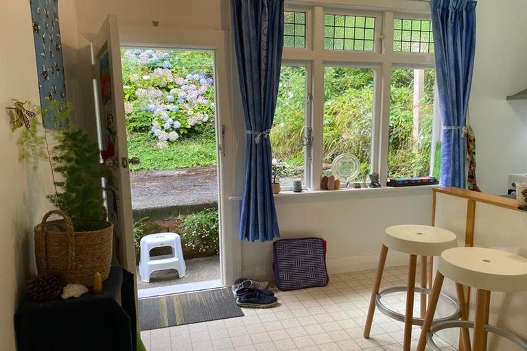 Photo of property in 2/37 Wilton Road, Wadestown, Wellington, 6012