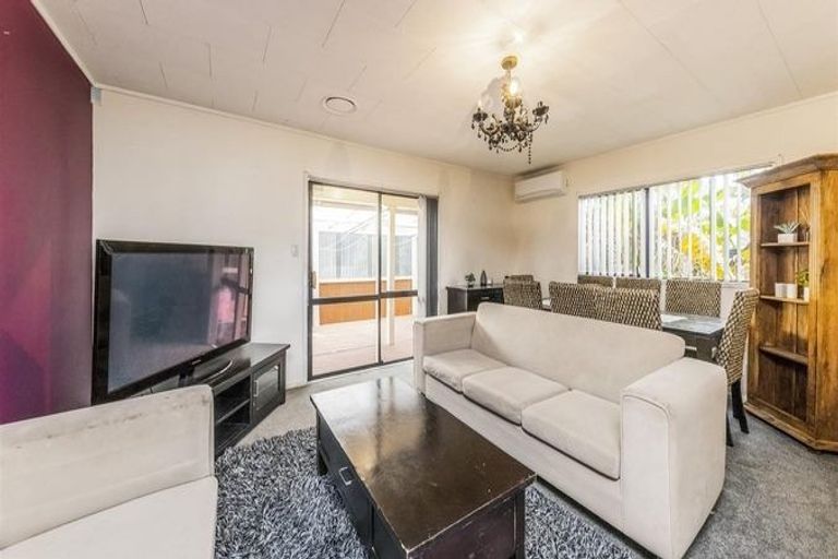 Photo of property in 2/34 Plunket Avenue, Papatoetoe, Auckland, 2104