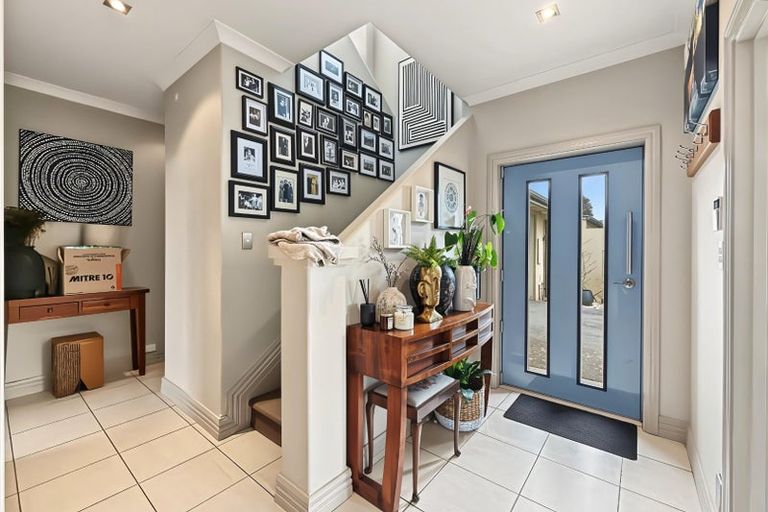 Photo of property in 38 Aikmans Road, Merivale, Christchurch, 8014