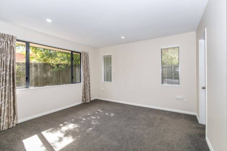 Photo of property in 17 Monterey Place, Parklands, Christchurch, 8083