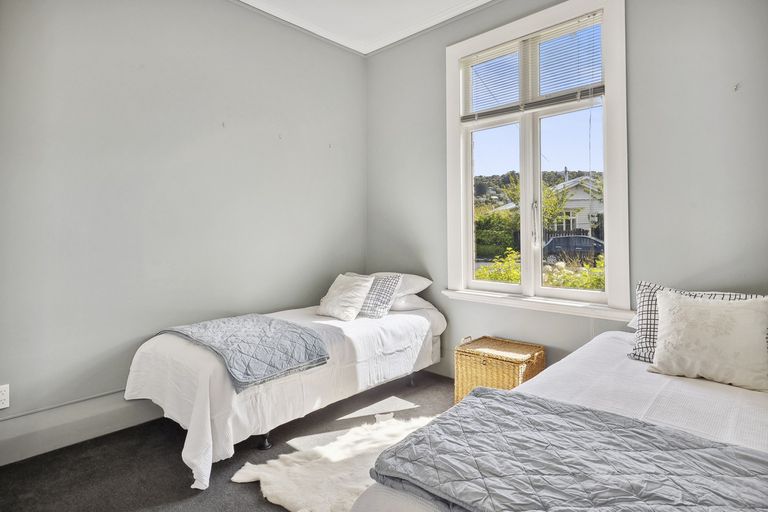 Photo of property in 85 Hargest Crescent, Saint Clair, Dunedin, 9012