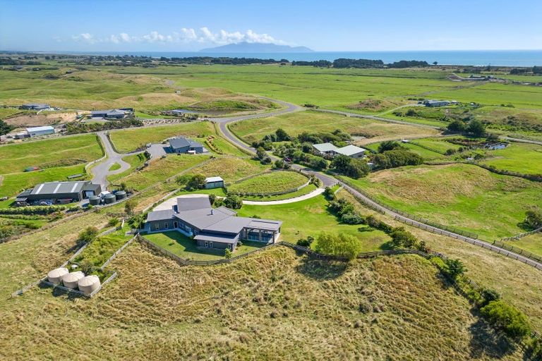 Photo of property in 191 Harakeke Road, Te Horo, Otaki, 5581