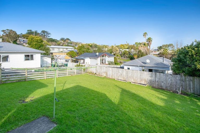 Photo of property in 33 Puriri Street, Helensville, 0800