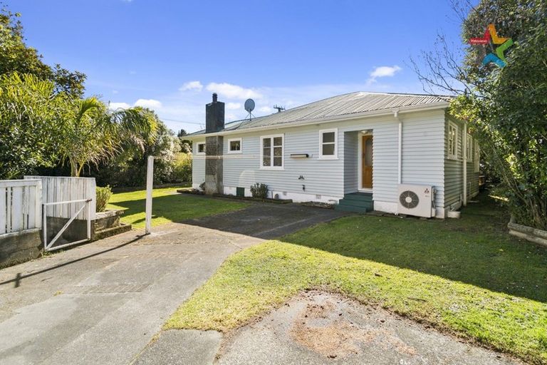 Photo of property in 1 Kopara Grove, Stokes Valley, Lower Hutt, 5019