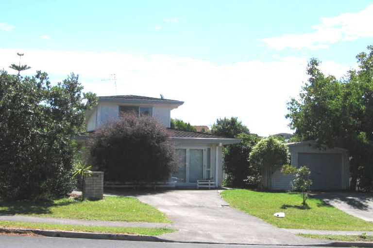 Photo of property in 16 Weetman Drive, Browns Bay, Auckland, 0630