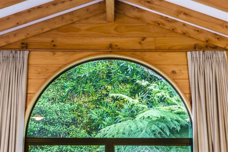 Photo of property in 87 Bethells Road, Waitakere, Henderson, 0782