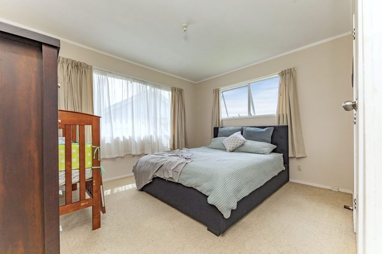 Photo of property in 1/79 Flanshaw Road, Te Atatu South, Auckland, 0610