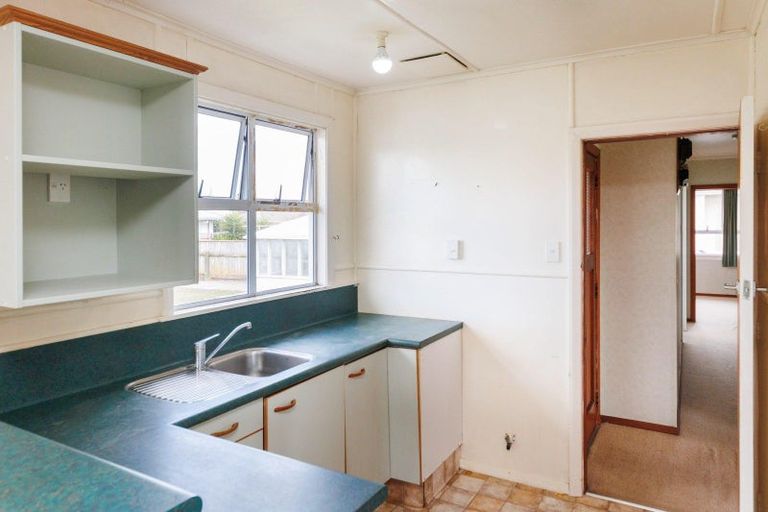 Photo of property in 4 Glasgow Street, Takaro, Palmerston North, 4412