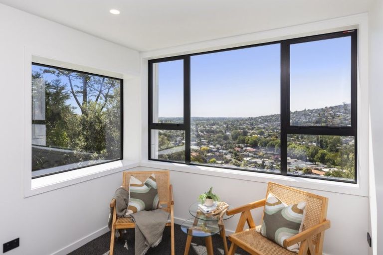 Photo of property in 37 Whareora Terrace, Cashmere, Christchurch, 8022