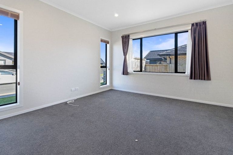 Photo of property in 16 Faber Place, Rototuna North, Hamilton, 3210
