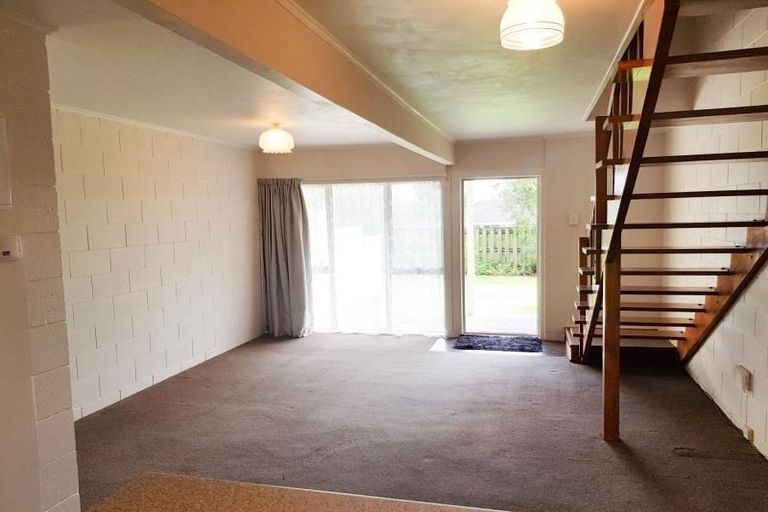 Photo of property in 2/41a Tramway Road, Beach Haven, Auckland, 0626