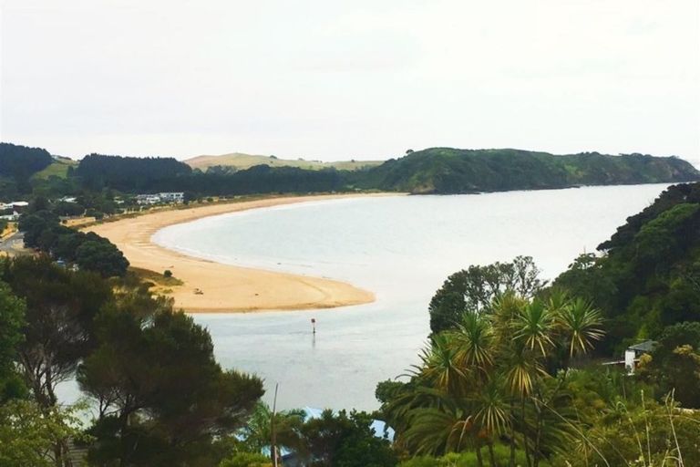 Photo of property in 3 Bush Point Road, Cable Bay, 0420