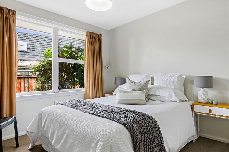 Photo of property in 1 Deepdale Street, Burnside, Christchurch, 8053