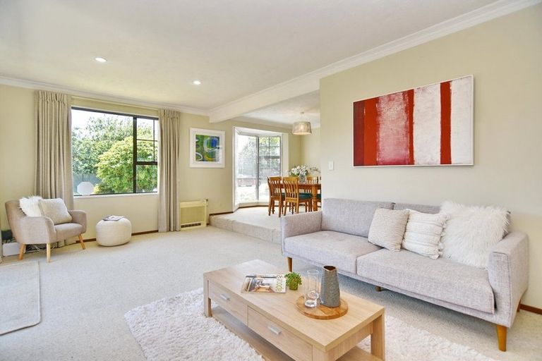 Photo of property in 2 Fiona Place, Hei Hei, Christchurch, 8042