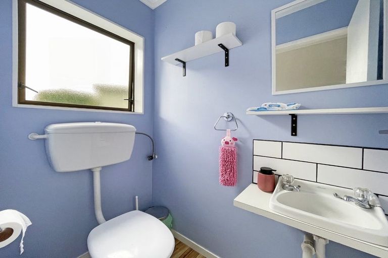 Photo of property in 1/44 Randwick Crescent, Moera, Lower Hutt, 5010