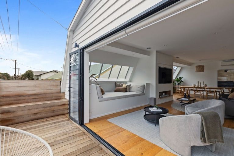 Photo of property in 19 Henui Street, Strandon, New Plymouth, 4312