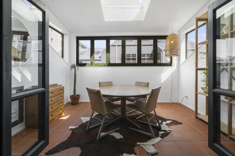 Photo of property in Courtenay Mews Apartments, 18/14 Alpha Street, Te Aro, Wellington, 6011