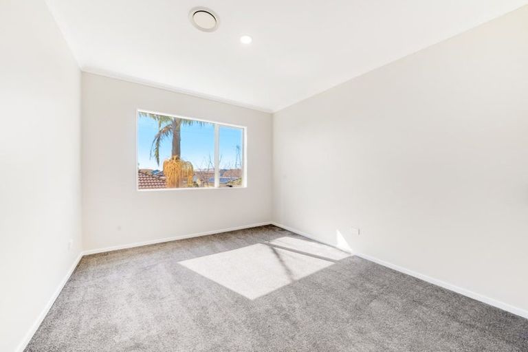 Photo of property in 2 Dunaff Place, Flat Bush, Auckland, 2019