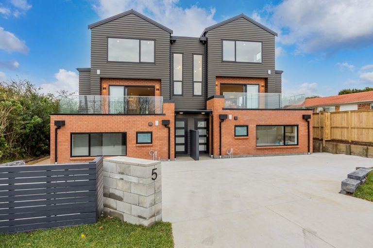 Photo of property in 1/5 Marsh Avenue, Forrest Hill, Auckland, 0620