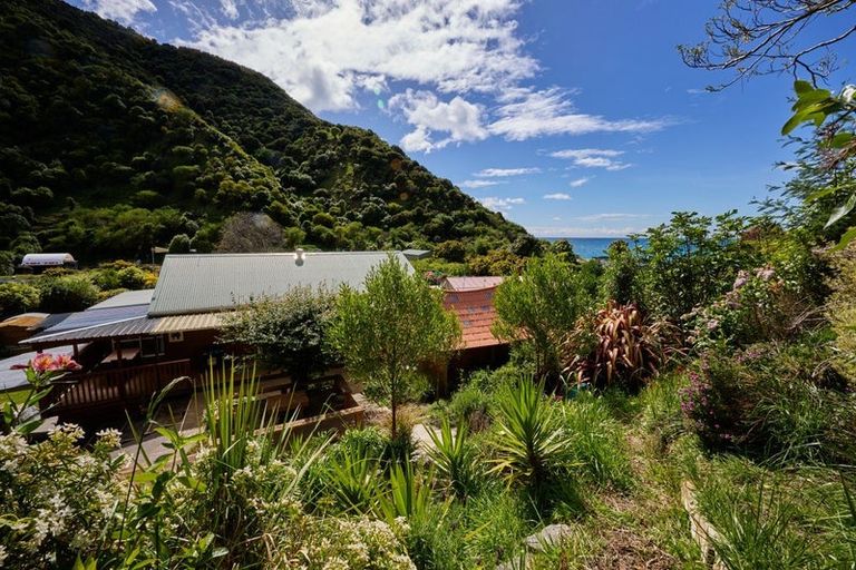 Photo of property in 17 Makura Road, Goose Bay, Kaikoura, 7374