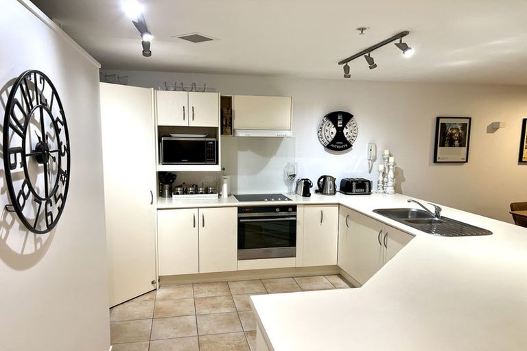 Photo of property in 18/3 Maunganui Road, Mount Maunganui, 3116