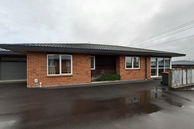 Photo of property in 33 Clemow Road, Fitzroy, New Plymouth, 4312