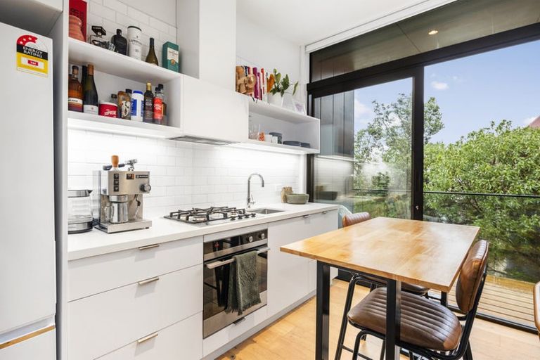 Photo of property in 37 Avon Street, Island Bay, Wellington, 6023