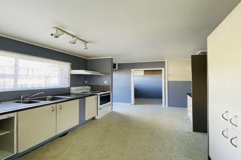 Photo of property in 43 Kurnell Drive, Botany Downs, Auckland, 2010