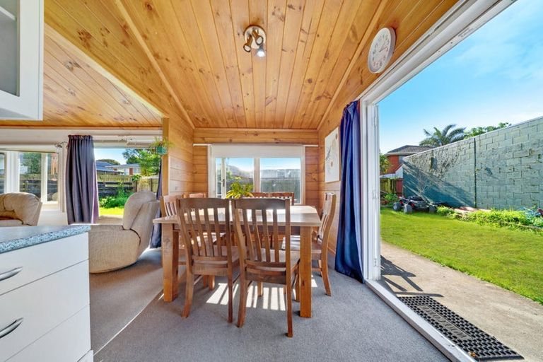 Photo of property in 32 Ingram Street, Papakura, 2110