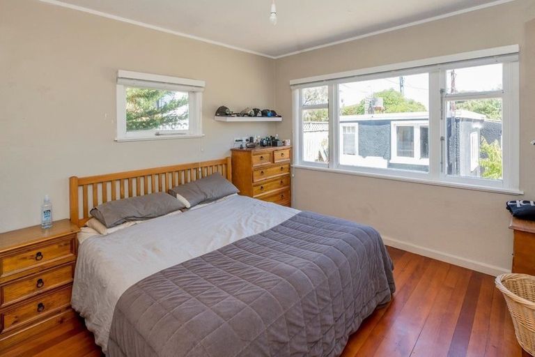 Photo of property in 31 Hemara Street, Waikanae Beach, Waikanae, 5036