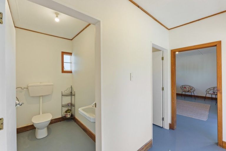 Photo of property in 3 State Highway 1, Otaki, 5512