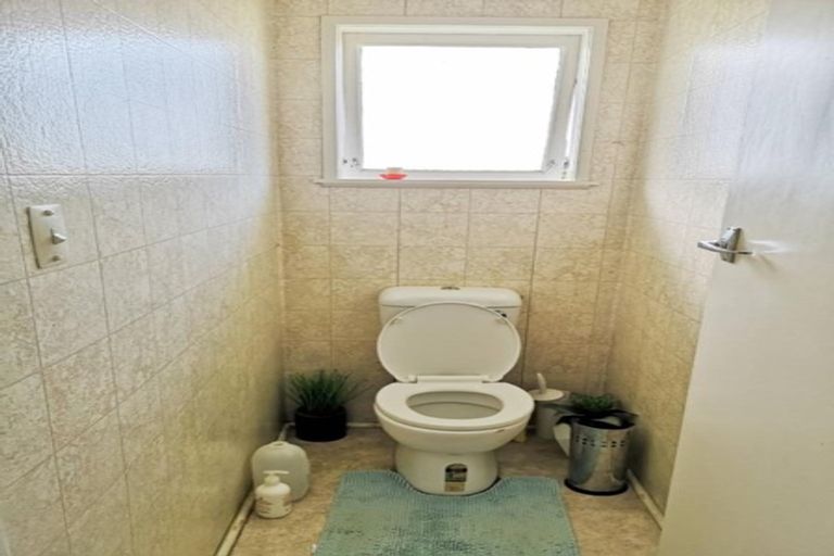 Photo of property in 20 Aotea Road, Glen Eden, Auckland, 0602