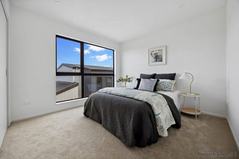 Photo of property in 3/4 Waitaki Street, Henderson, Auckland, 0612