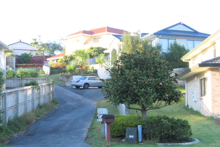 Photo of property in 16 De Havilland Drive, Goodwood Heights, Auckland, 2105