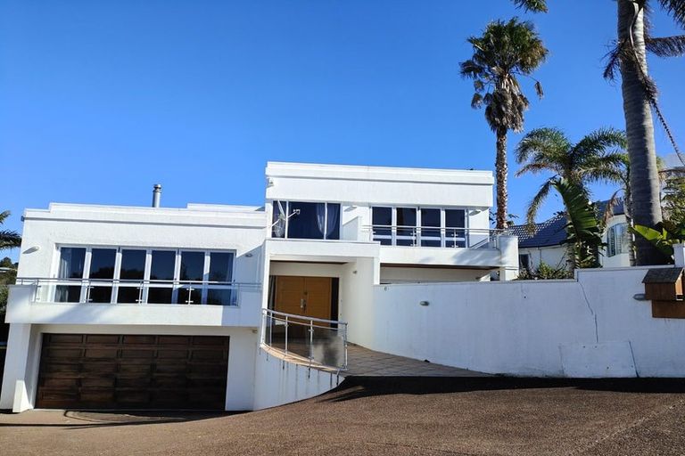 Photo of property in 16 Elsfield Place, Torbay, Auckland, 0630