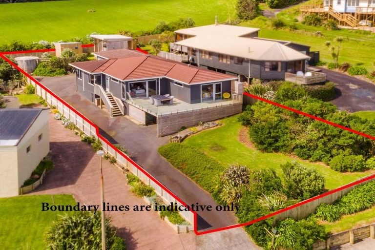 Photo of property in 50 Waitea Road, Muriwai, 0881