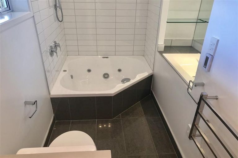 Photo of property in 118 Princes Drive, Britannia Heights, Nelson, 7010