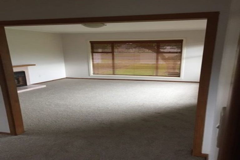 Photo of property in 74 Neil Avenue, Te Atatu Peninsula, Auckland, 0610