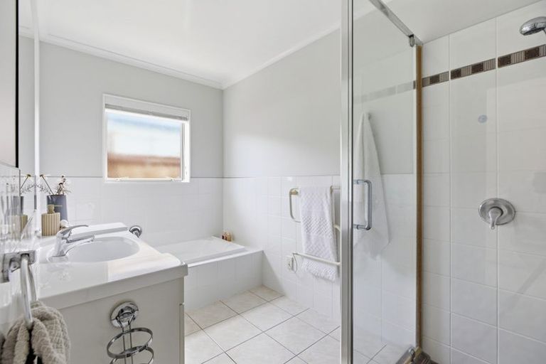 Photo of property in 136 Tuihana Drive, Papamoa Beach, Papamoa, 3118