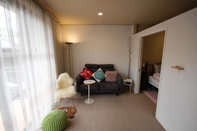 Photo of property in Atrium Towers, 1n/154 The Terrace, Wellington Central, Wellington, 6011