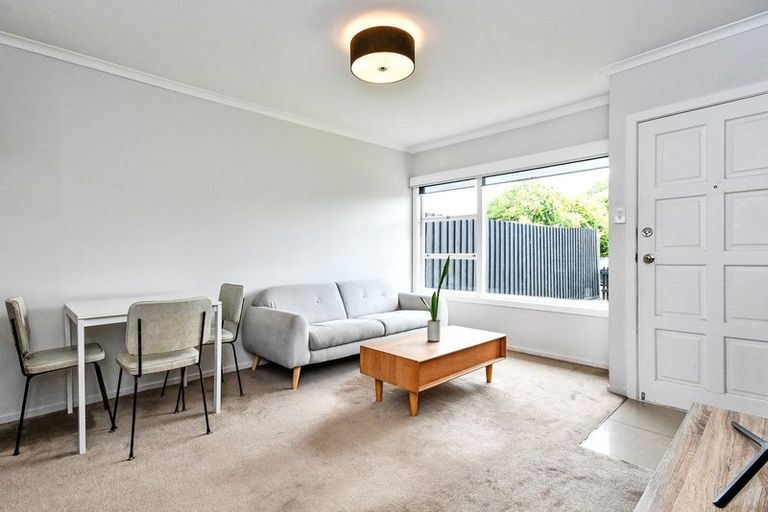 Photo of property in 2/49 Russell Road, Manurewa, Auckland, 2102