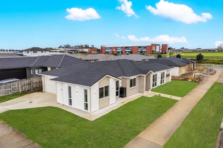 Photo of property in 5 Matikao Way, Pukekohe, 2120