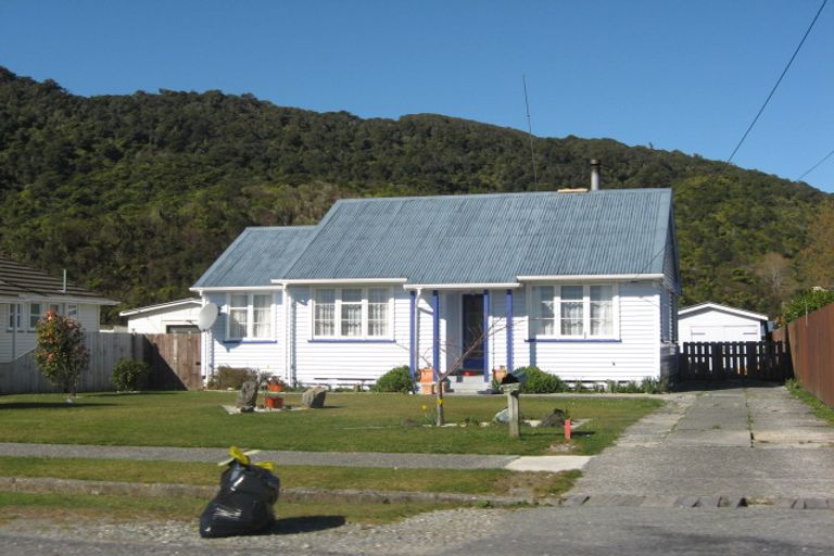 Photo of property in 63 Richmond Street, Cobden, Greymouth, 7802