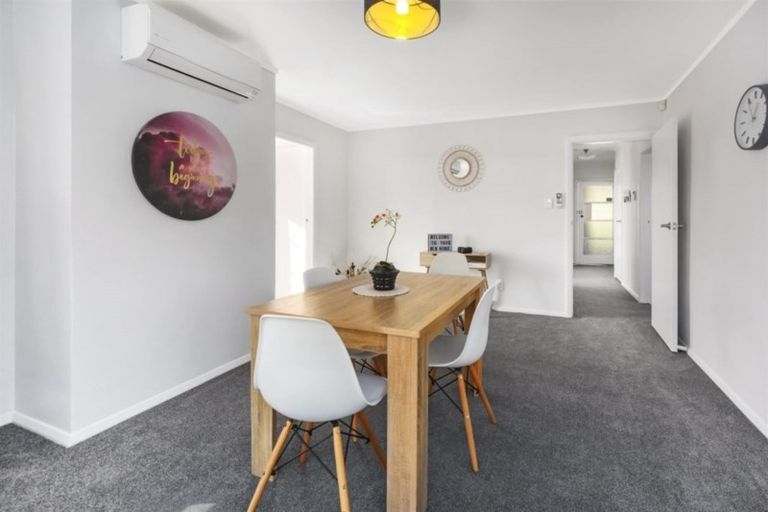 Photo of property in 4 Bromley View, Ranui, Porirua, 5024